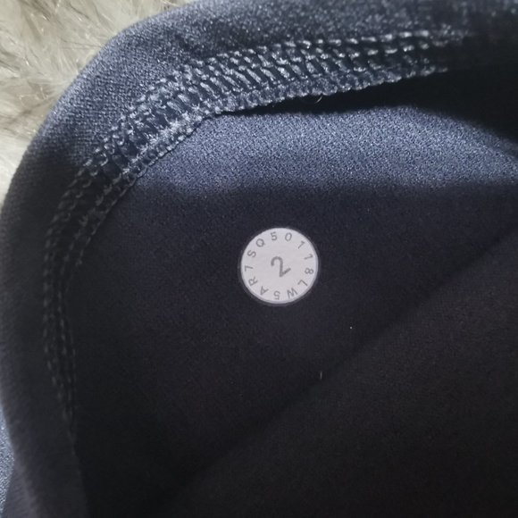 Lululemon Reveal 7/8 Tight *Vortex 25" - Picture 9 of 9